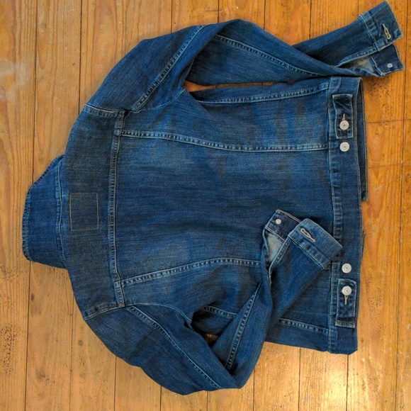 Women's nwot Levi's jean jacket - Picture 3 of 3